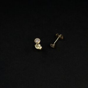 Handgefertigte Goldohrstecker mit Brillanten